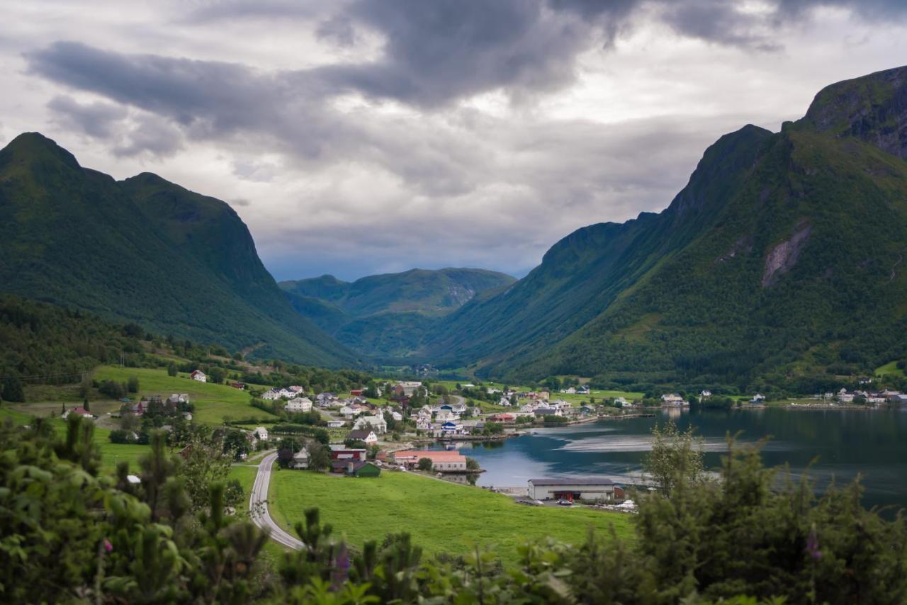 Troll Fjordhytter Syvde Экстерьер фото